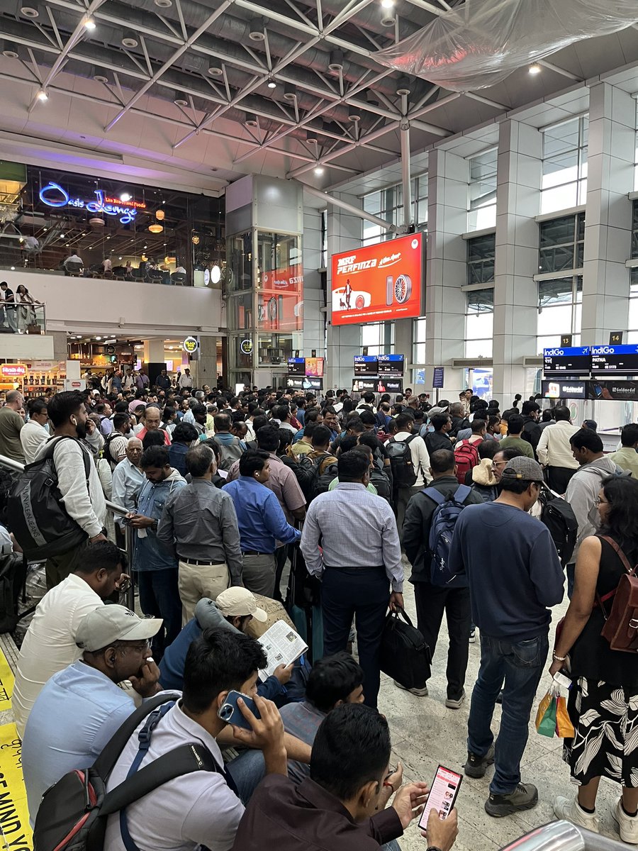 Mumbai T1 terminal and Dadar Station have so much in common.  <a href="/CSMIA_Official/">Mumbai Airport</a>