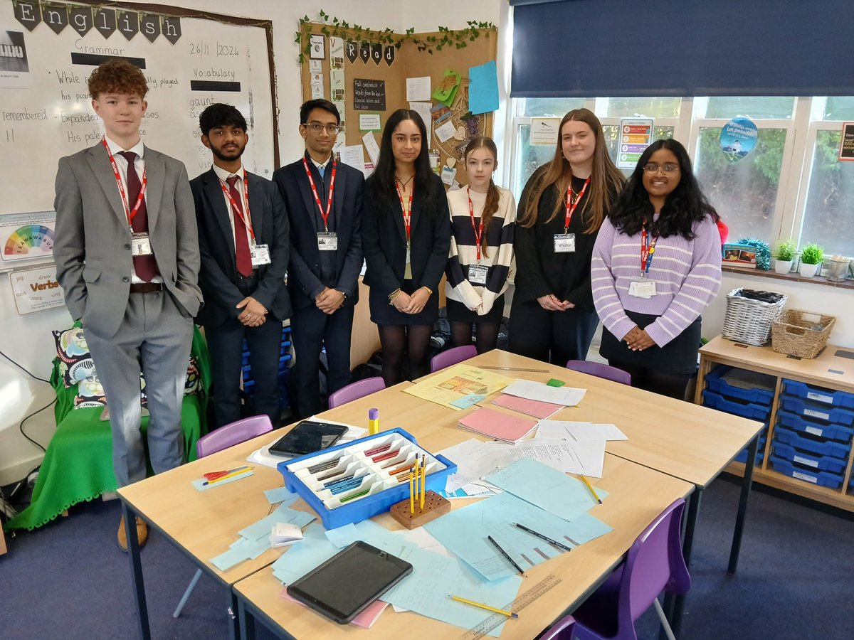 RLSLatInnovate's tweet photo. Mr Verbeek led a group of students for a STEMM Outreach day at George Grenville Academy. The whole day was designed by the students, who delivered a fantastic project to the Y6 students. @TheRoyalLatin https://t.co/N81VekWdcW