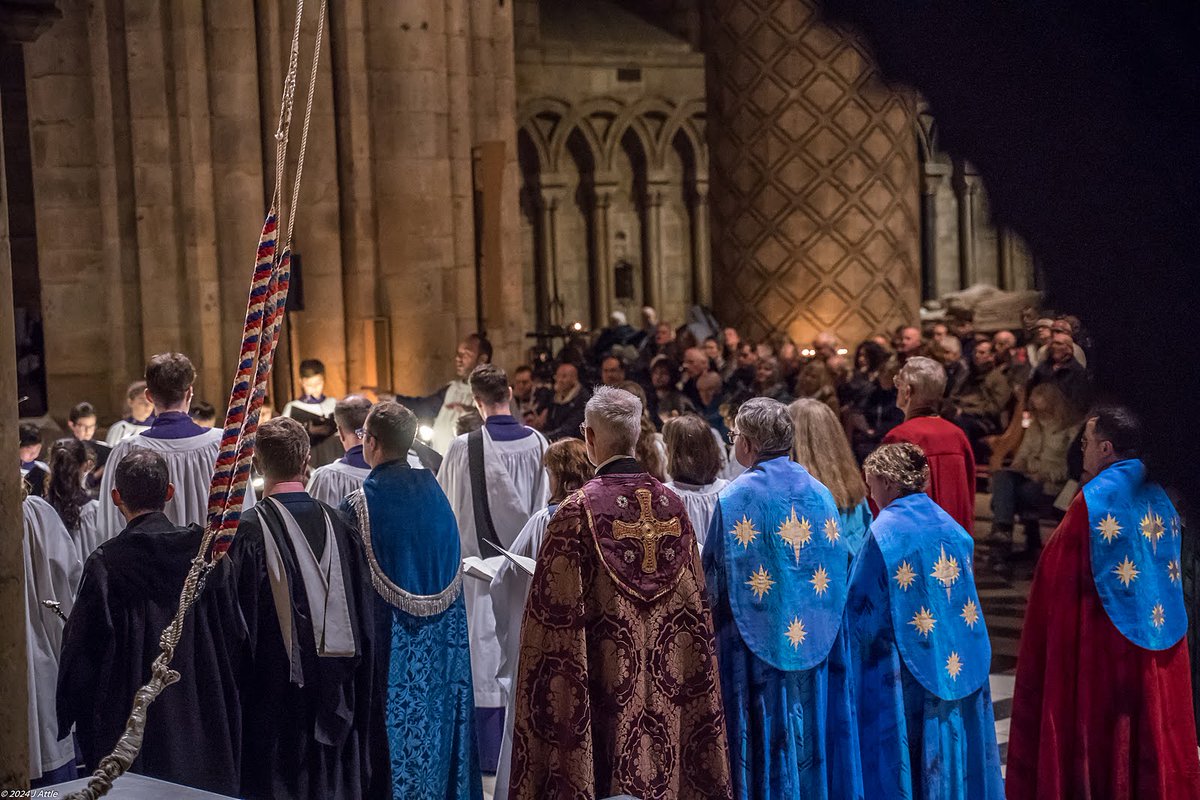 Durham Cathedral tweet media