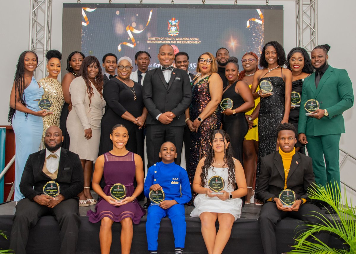 ByNewsCo's tweet photo. In a festive atmosphere at the University of the West Indies Five Islands Campus (UWIFIC), 18 young leaders were honoured during the National Youth Awards ceremony on Saturday, November 30, for their exceptional performance in interdisciplinary fields.
https://t.co/XUna0I7wMW https://t.co/rBRUoqs8IW