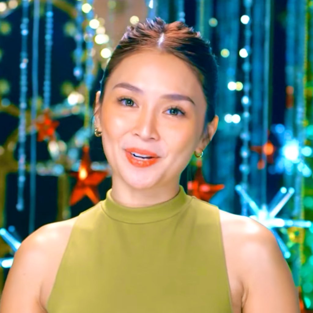 Kathryn Bernardo slays it all the way in the #ABSCBNChristmasID2024! 🎁🎄💙

#OurStoriesShineThisChristmas #MegaKapamilya <a href="/ABSCBN/">ABS-CBN Entertainment</a> #KathrynBernardo <a href="/bernardokath/">KATH 🐘</a>