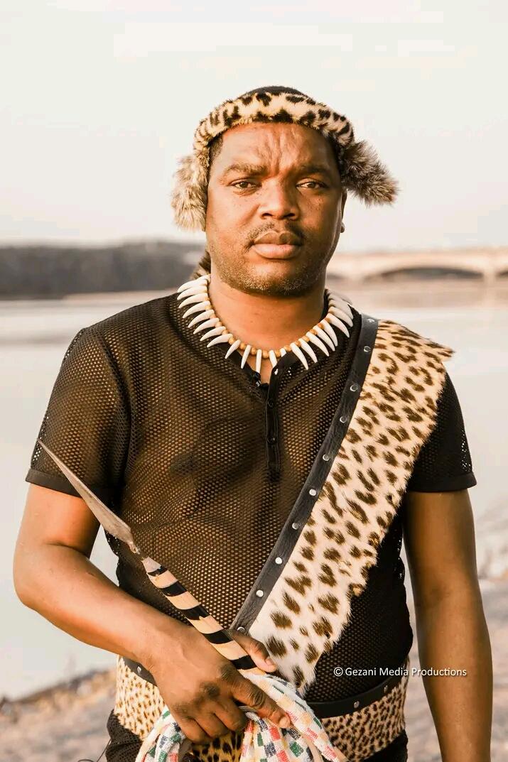 Thandeka002's tweet photo. No one is alike to Ngizwe Mchunu🤣🤣🤣
Mamkhize Abongile Tom Khosi Gininda #foreveryoneeverywhere Zulus Al Ahly #BreakAwayWithKhutsoTheledi Mbalula #SenzoMeyiwaTrial #Uyajola99 #SummerwithaV Khosi https://t.co/syIk8ljR73