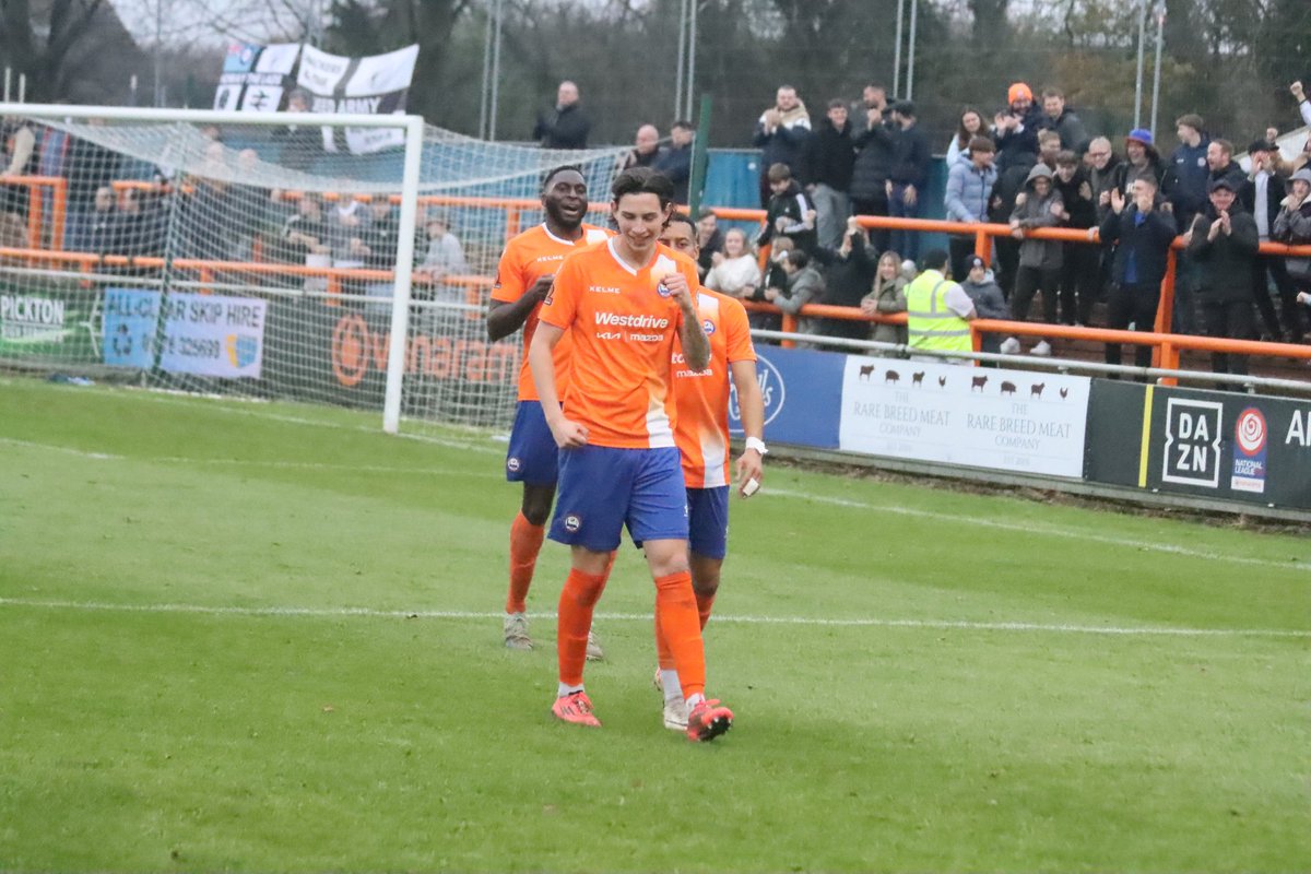 LOUIE MAKES TEAM OF THE WEEK 💪🏻🟧🟦

A huge well done to Louie who secured his spot in the Vanarama team of the week after a great goal against Gateshead on Saturday and an all round strong performance 🤝

#IronArmy #PubTeamFromEssex