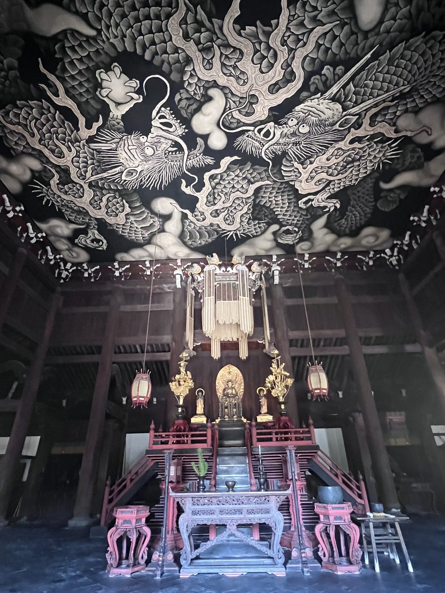 toshi_hassy's tweet photo. 健仁寺の天井画「双竜図」

圧巻の迫力でした🐉 https://t.co/abIEwgalJl