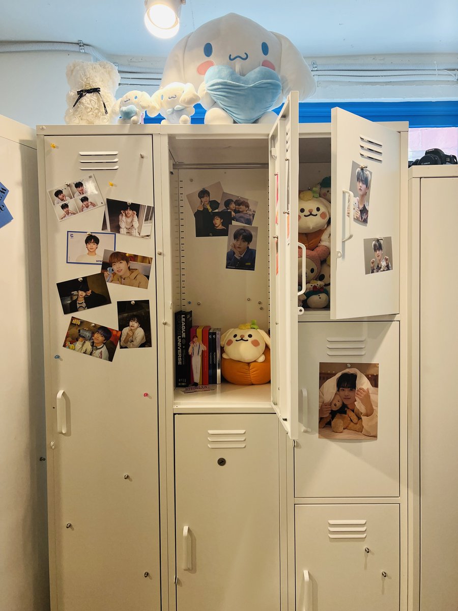 jjyangjjun111's tweet photo. 🐶공이도시
마지막날 다녀온 형준이 생카~ 너무 이쁘게 꾸며져 있는 생카였어요♡ 럭드 1등 담요가 너무 가지고 싶었지만 최애 한정 똥손인 제 손에 들어오진 않는.. 하지만 특전이 너무 이뻤어요! 띠부 짱♡♡
쭈니 생카 열어주셔서 감사합니다!
#쭈니의_스타일기 https://t.co/vvYL9bMTzA