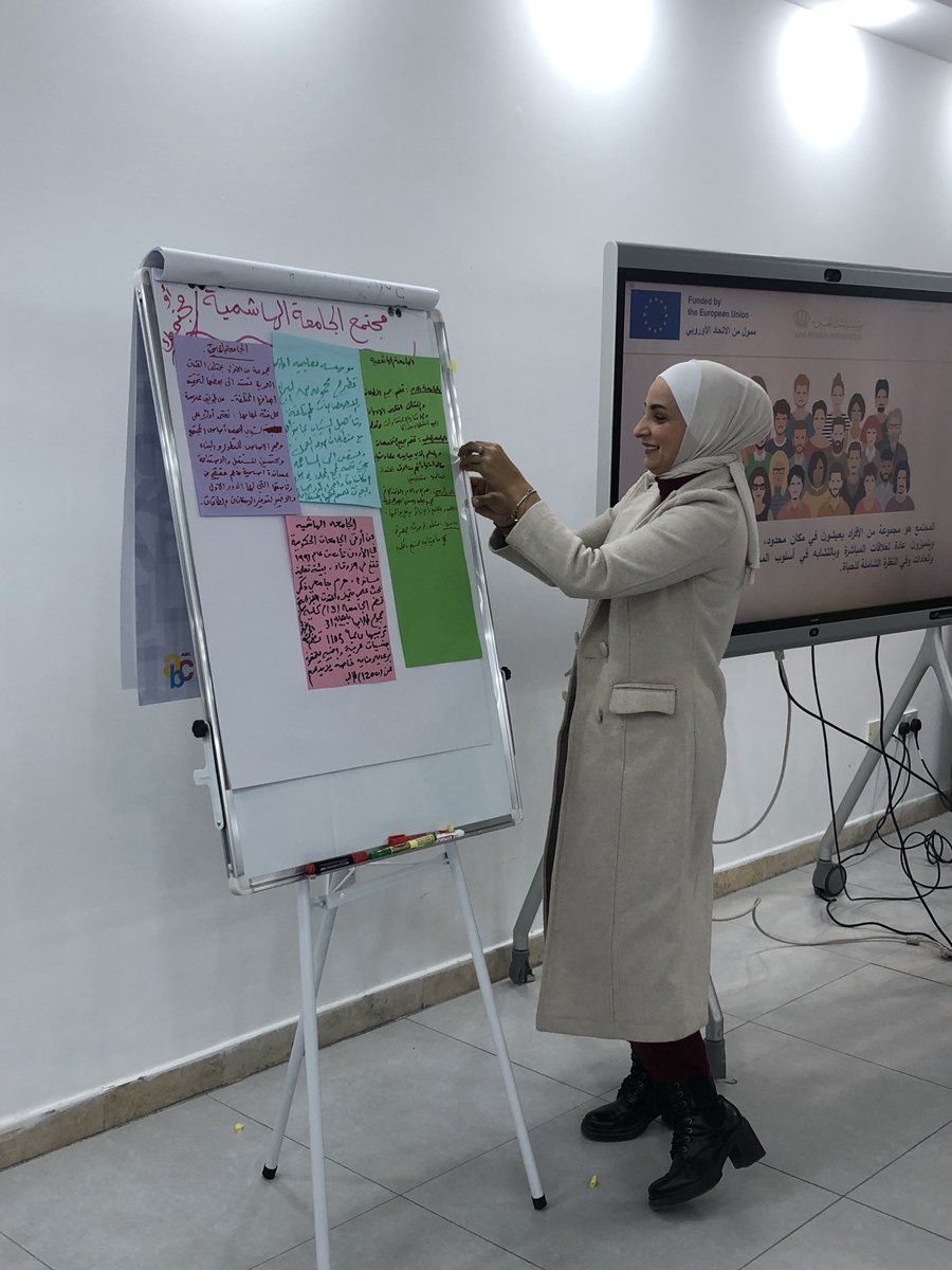 بدأنا اليوم أول تدريب لموظفي مركز خدمة المجتمع في الجامعة الهاشمية لتعزيز دور المركز في دعم مشاركة الشباب المدنية، حيث شارك 10 موظفين في تدريب حول تحديد احتياجات المجتمع لدعم الشباب في تنفيذ مبادراتهم. يأتي ذلك ضمن مشروع تعزيز دور الشباب في تنمية المجتمع.  
<a href="/EUinJordan/">EU in Jordan 🇪🇺 🇯🇴</a> <a href="/KHF_NHF/">King Hussein Foundation</a>