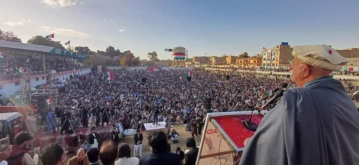 AitizazWzr's tweet image. د خانشهید عبدالصمدخان اڅګزې د 51م تلین جلسه په صادق شهید ګراونډ کې د ګران مشر محمودخان اڅګزې په مشرې کې دوام لرې
٢ دسمبر جلسه عام
#PSO 
#PMAP 
#2ndDecember 
#Achakzaiourpride
#RememberingKhanShaheed 
#AchakzaiSymbolOfDemocracy