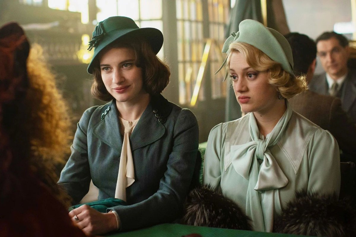 We are heading to 1930s Paris this week for The Crime is Mine 
(15, subtitles) screening Tues 3 and Sat 7 Dec. A breezy story of murder, romance, blackmail, and a little bit of old French film history. Watch the trailer buff.ly/3Vbsx8j
Tickets -  buff.ly/4dxLjge