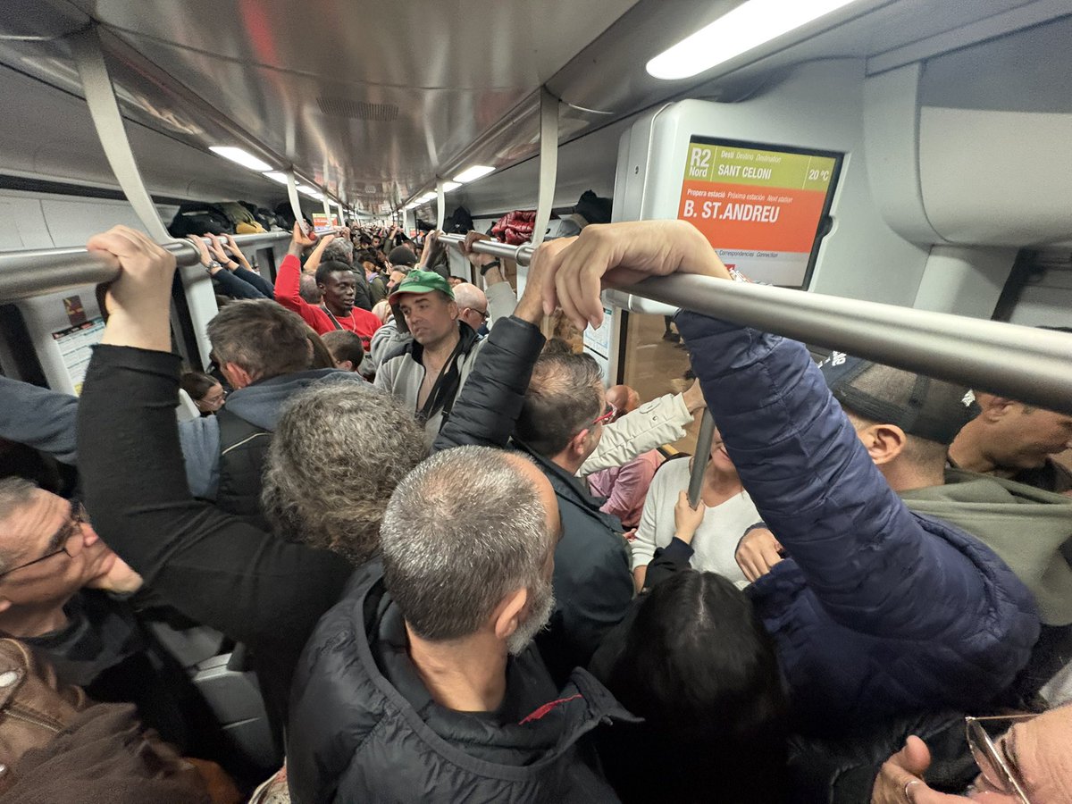 Avui més que mai puta <a href="/rodalies/">Rodalies Catalunya</a> <a href="/Renfe/">Renfe</a> 
R2Nord ara