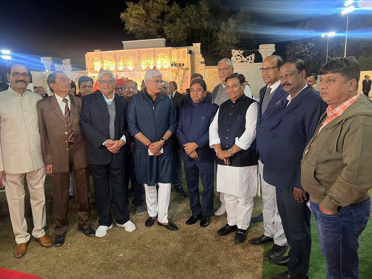 GovindDotasra's tweet photo. जयपुर में पूर्व विधानसभा सचिव महावीर प्रसाद शर्मा जी के सुपुत्र के आशीर्वाद समारोह में सम्मिलित हुआ एवं परिवारजनों को बधाई शुभकामनाएं प्रेषित की। https://t.co/OOo5ido3YI