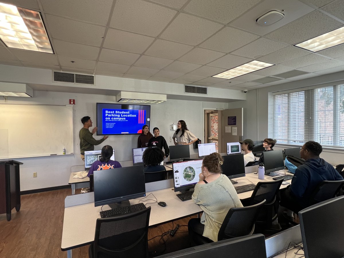 At the beginning of November, Dr. Liao’s MGT-3580-OCN class presented their group project “The Best Parking Location on Campus”. They created a Google map and walked around the campus to collect data and applied location planning and analysis techniques for decision-making.