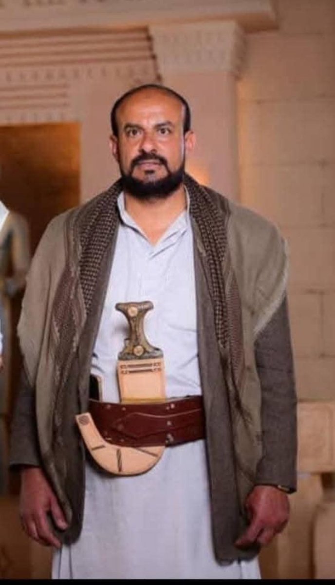 باختصار شديد يا أبناء إب  الحكم والحاكم والمحكمة هي بنادقكم وحكمها يشمل كل من شارك في قتل صادق ابو شعر 
فالميليشيات لن تقتل سلالي ولن تقدمه لمحاكمه لأنه قتل يمني 
غير ذلك مضيعة للوقت وإهدار لأموال ستحتاجونها لشراء الذخائر !!
فإما أن تأخذوا بحق صاحبكم وتطبقوا العدالة السماوية !!