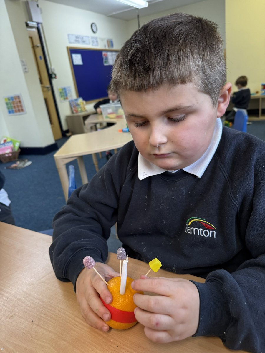 We enjoyed making our Christingles today. We are officially on the count down to Christmas.
<a href="/BarntonMissR/">Miss Rutter</a> <a href="/BarntonMissP/">Miss Pearce</a> <a href="/BarntonMissHL/">Miss Lagar</a>