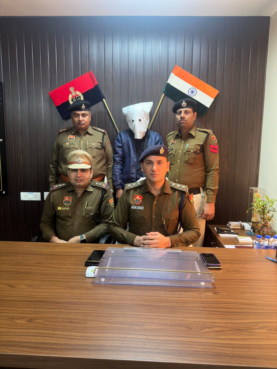 . <a href="/BluSmartIndia/">BluSmart</a> driver Sonu Singh was arrested by <a href="/gurgaonpolice/">Gurugram Police</a> on Sunday for robbing a woman and her six year old son at gun point when they were travelling in the cab from Airia mall to Sector-86 on Nov 29 <a href="/BluSmartHelps/">BluSmart Support</a> #gurugram