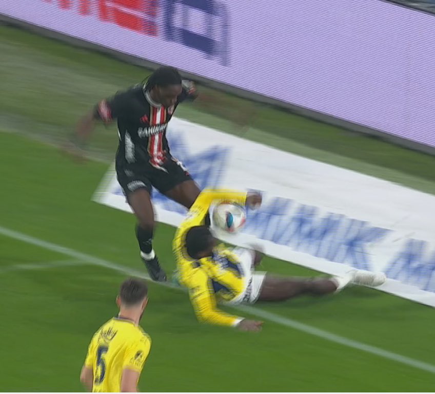 Fenerbahçe - Gaziantep FK 

Ayağa basma kart yok, elle oynama penaltı yok! Burası Kadıköy tiyatro merkezi!