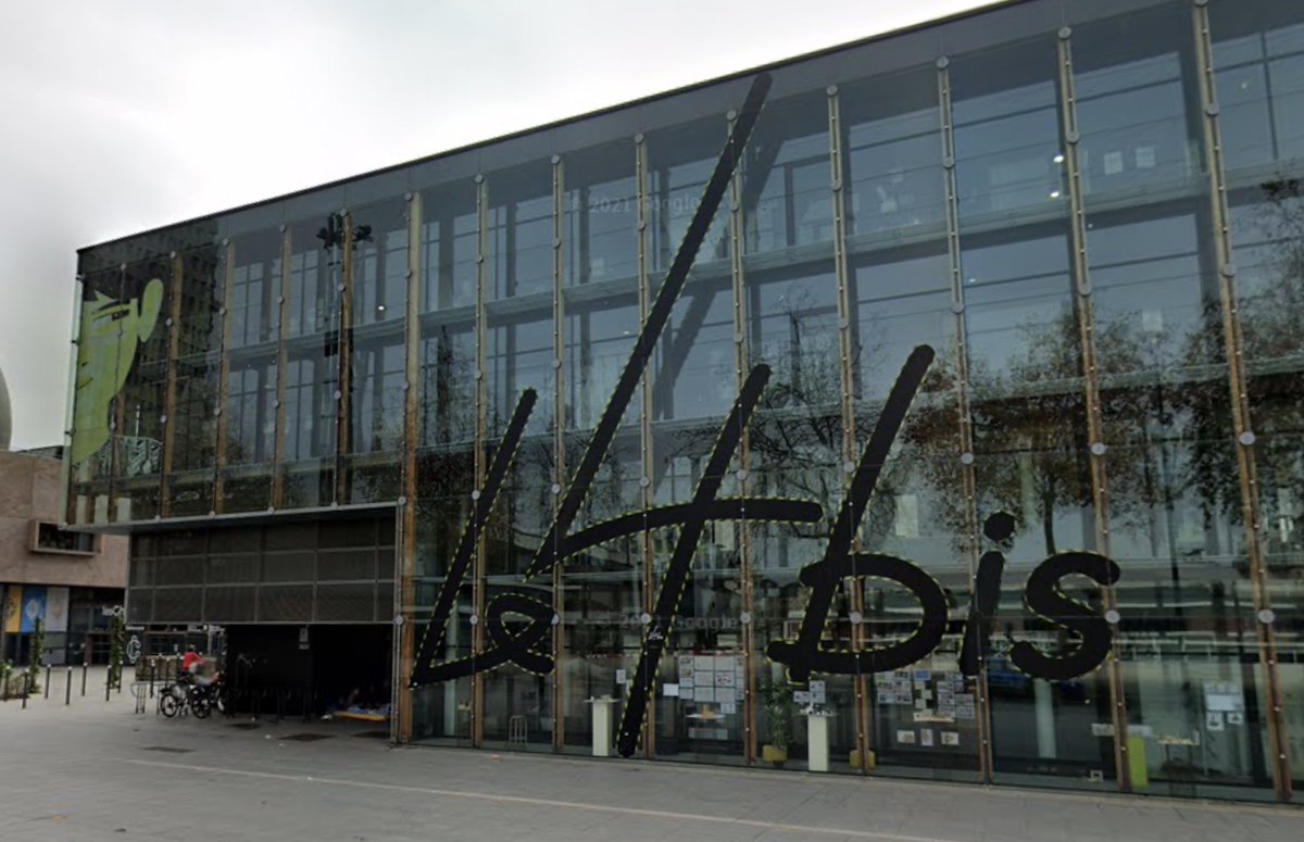 - Une convention pluriannuelle avec l'association le 4bis information jeunesse la Place des Possibles qui accompagne des jeunes de toutes origines dans leurs initiatives, et les prépare à devenir des citoyens actifs, citoyens, responsables.