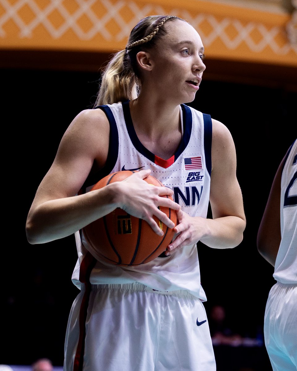 Paige Bueckers is the BIG EAST Player of the Week!

In two wins last week:
- 26.0 PPG
- 66.7 FG%
- 55.6 3FG%
- 3.5 RPG
- 5.0 APG
- 2.0 SPG