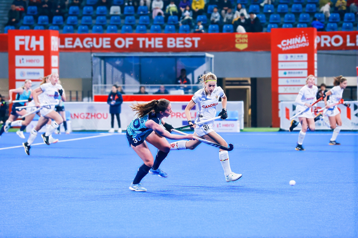 𝐅𝐮𝐥𝐥 𝐓𝐢𝐦𝐞: 𝐁𝐞𝐥𝐠𝐢𝐮𝐦 𝟏-𝟑 𝐄𝐧𝐠𝐥𝐚𝐧𝐝

The impressive young English side builds on their strong performance against China yesterday and registers its first win and three points in the #FIHProLeague 2024-25 season against Belgium!

Watch all the matches LIVE on