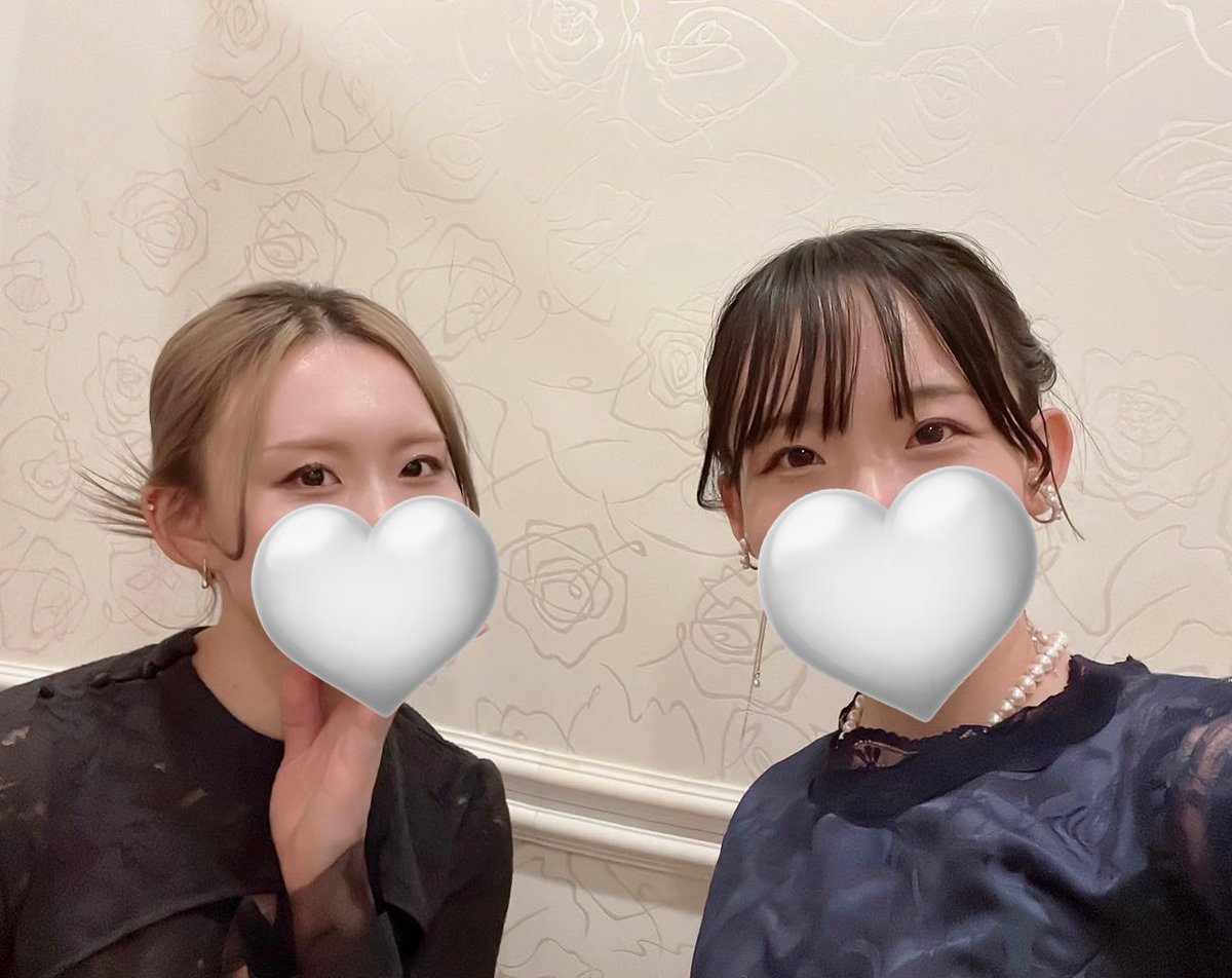 ちゃんりの結婚式👰‍♀️あんぱんと参列してきたよん
めちゃくちゃ幸せそうだった🤍
2枚目がちゃんりらしくて特にお気に入りかわいい☺️
やっぱり結婚式っていいね💐