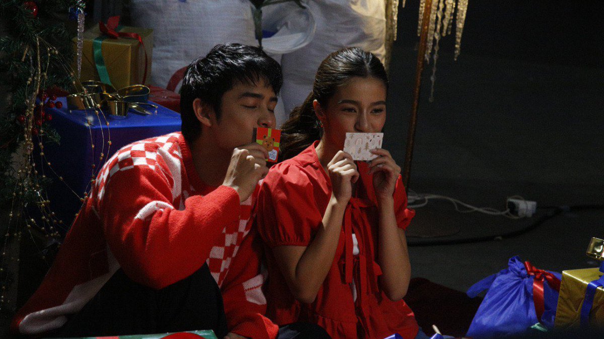 LOOK: #ABSCBNChristmasID2024 behind the scenes with #DonBelle — Donny Pangilinan and Belle Mariano! 

Watch the FULL VIDEO featuring #HowToSpotARedFlag cast and your other favorite Kapamilya artists on YouTube and Facebook!

#ABSCBNChristmasID2024 
#OurStoriesShineThisChristmas