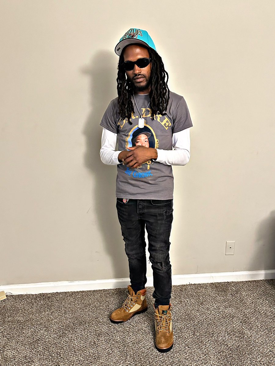 1flat_'s tweet image. Us against the world 🤞🏾🌎 💙🔐