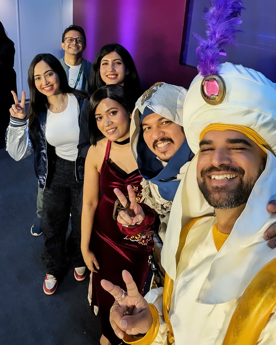 #Gamingcon was super awesome ! 
Had so much fun judging the cosplay competition and also took a panel on being a creator along with the wonderful <a href="/xyaalive/">Xyaa</a> and <a href="/Kaashvi/">Kaashvi Hiranandani</a> . Love seeing the cosplay scene growing so much in India. #cosplay #gaming #india