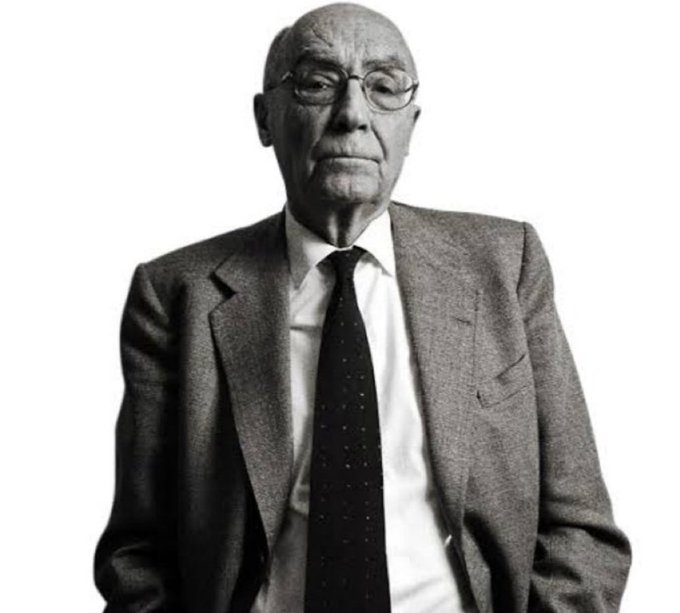 dusunbildergisi's tweet photo. “Kötü kader diye birşey yoktur; 21. yüzyıl vardır ve bu yüzyıl, yavrucuğum; bir kelebeği bile intihar ettirebilir.”  

—Jose Saramago https://t.co/adX40YUcPn