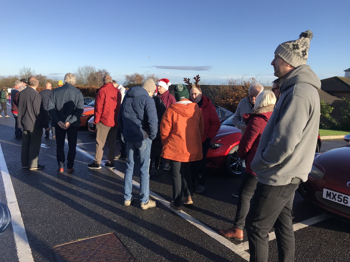 bunchoffivesnw's tweet photo. Huge thanks to everyone who came along to our Mince Pie Meet yesterday. It was fantastic! So lucky with the good weather. Wishing you all a very Merry Christmas! Next meet Sunday 5th January, Starbucks, A55 Westbound. #mx5 #merryxmas #bunchoffives #northwales #cheshire https://t.co/tt4x9Qh2Tq