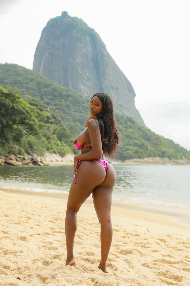 empressellievip's tweet photo. Last year around this time I was in Brazil 😍… #RiodeJaneiro #Brazil #Monday #MondayMood https://t.co/bbDjq5f0ra