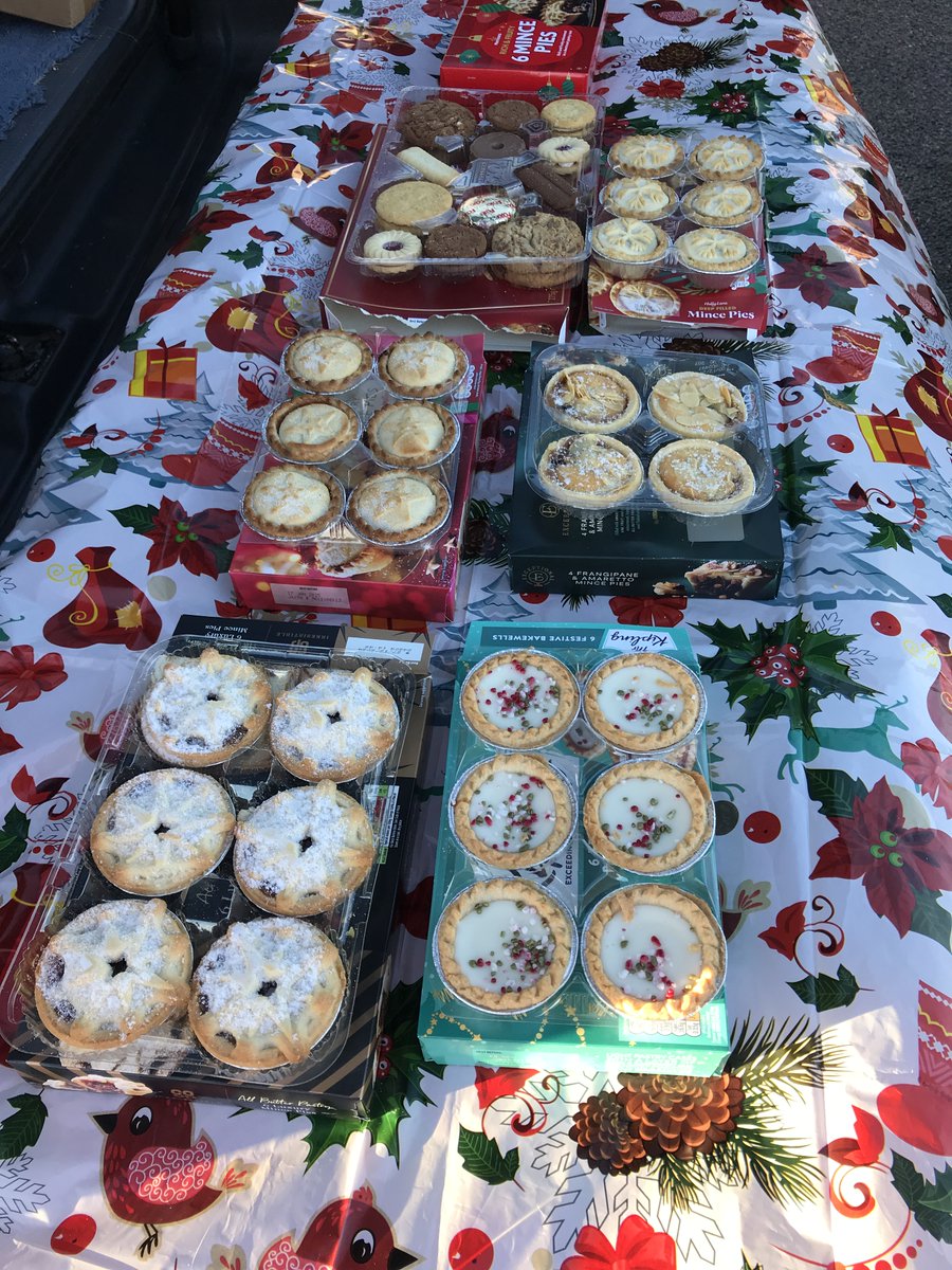 bunchoffivesnw's tweet photo. Huge thanks to everyone who came along to our Mince Pie Meet yesterday. It was fantastic! So lucky with the good weather. Wishing you all a very Merry Christmas! Next meet Sunday 5th January, Starbucks, A55 Westbound. #mx5 #merryxmas #bunchoffives #northwales #cheshire https://t.co/tlDZbfSlZW