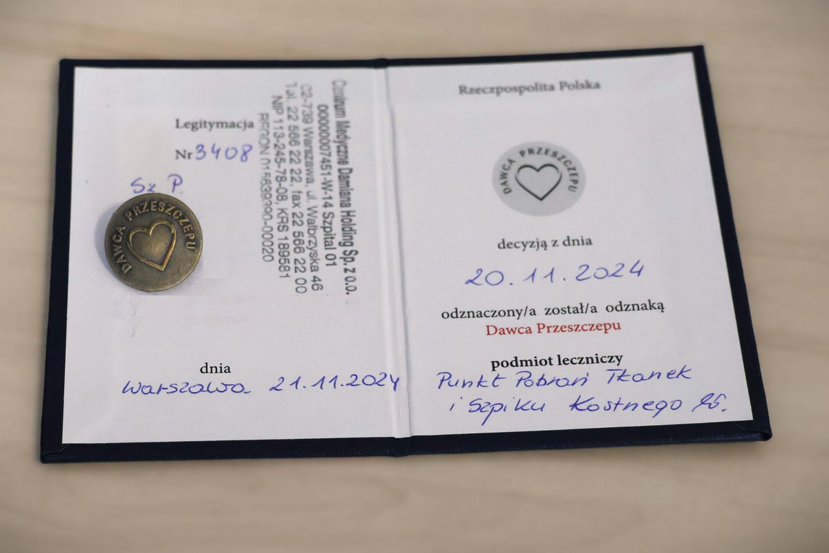AS_Czestochowa's tweet photo. Z wielką dumą dzielimy się wspaniałą wiadomością! Nasz kolega, funkcjonariusz Aresztu Śledczego w Częstochowie, st. kpr. Olgierd Stępień, 20 listopada 2024 roku oddał szpik kostny, ratując życie innemu człowiekowi https://t.co/MALVGsK59O
