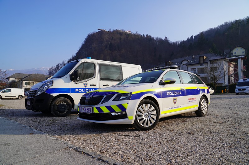 KamnikInfo's tweet image. Posebno obvestilo: Policijska postaja Kamnik opozarja na povečan pojav vlomov na Kamniškem #kamnik #komenda #opozorilo #policija #tatvine #vlomi
kamnik.info/posebno-obvest…