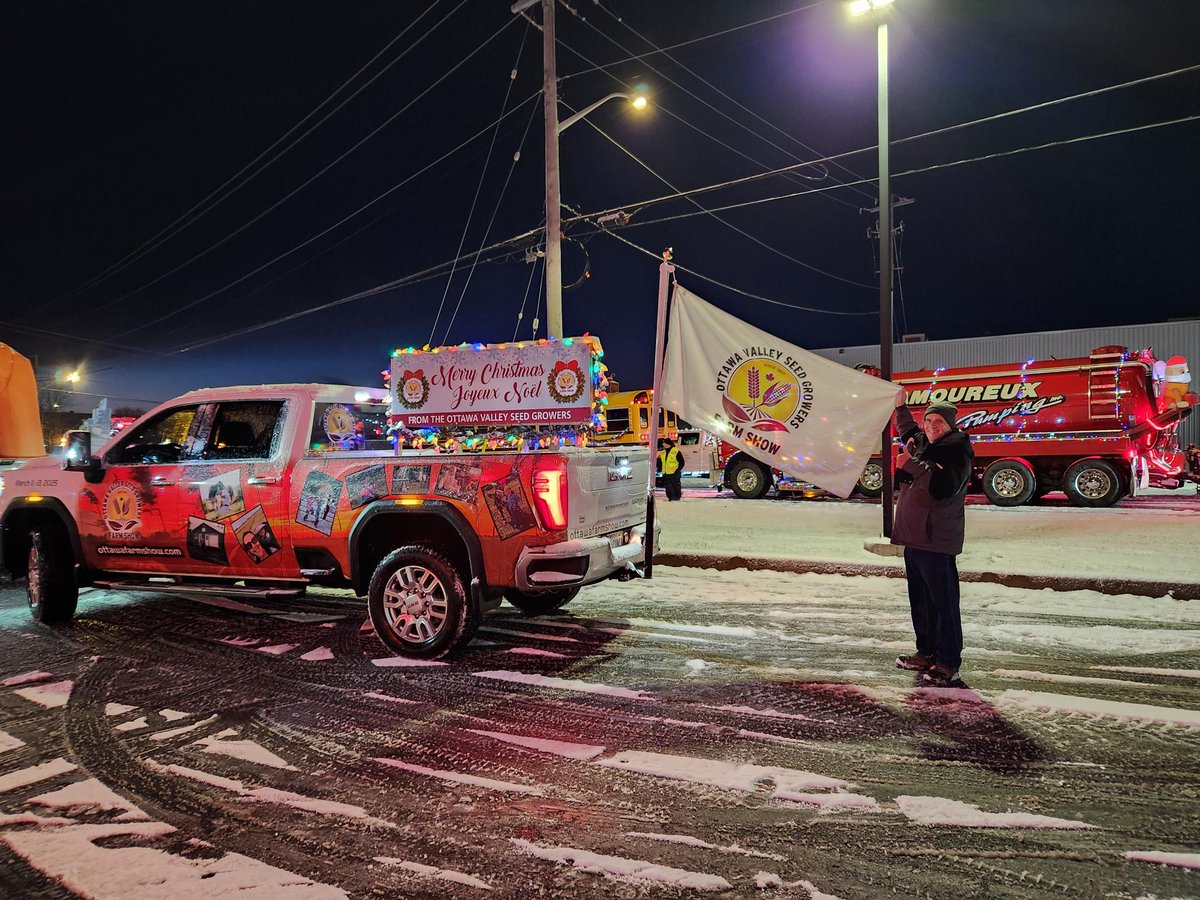 The Ottawa Farm Show truck has been busy lately, attending a wide variety of meetings and Christmas parades!  

OVSGA director Marc Saumure was in Casselman for the Festival de Noel parade last night.   Watch for the #OVFS truck at an upcoming event near you!
