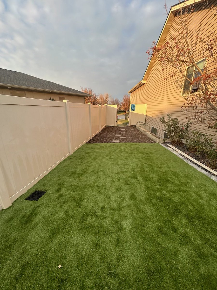 Go Turf is still cranking away, even after Turkey day! Go Turf Nebraska finished this project in Omaha, NE over the weekend. A great looking yard for another happy customer. We are still completing projects as the years end is approaching. #artificialturf #Nebraskaturf #yardturf