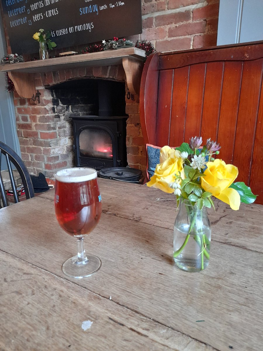 KentPiano's tweet photo. A swift half of Tonbridge Coppernob 3.8% at the George Bethersden all sweet cobnut and wild honey 🍯 🍺
Old with no particular charm 3⭐
#beer #pubs #liquidlunch https://t.co/pPn2SHJbxP