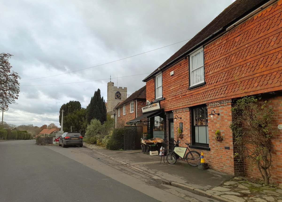 KentPiano's tweet photo. A swift half of Tonbridge Coppernob 3.8% at the George Bethersden all sweet cobnut and wild honey 🍯 🍺
Old with no particular charm 3⭐
#beer #pubs #liquidlunch https://t.co/pPn2SHJbxP