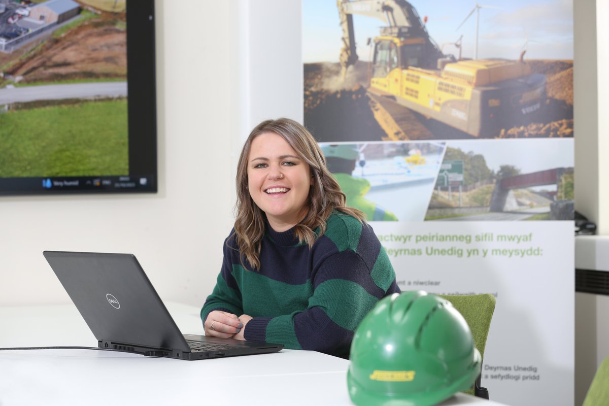 jonesbrosUK's tweet image. We are proud to announce enhancements to our full degree apprenticeship which includes a BEng (Hons) in #civilengineering or a BSc (Hons) in #quantitysurveying. 🙌

9️⃣new faces joined the scheme, which provides valuable on-site experience.

Read more.➡️ jones-bros.com/jones-bros-mak…