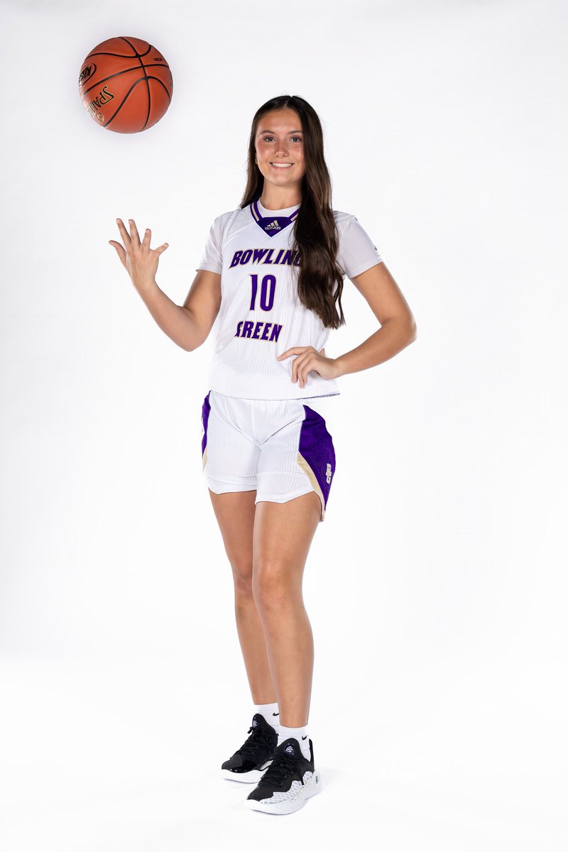 LadyPurpleHoops's tweet image. Birthday twins!!!!! Happy birthday to Senior Lady Purple @KatySmiley2 and 8th grade Lady Purple @ReginaB91869 !! Have a great day!!! 🎈🎉🎂