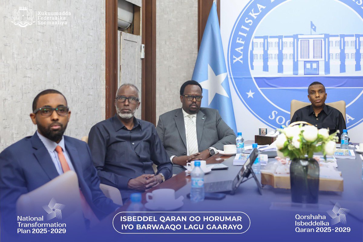 NTPSomalia's tweet photo. Prime Minister HE @HamzaAbdiBarre received updates on the progress of the National Transformation Plan, commending the team’s dedication. He pledged the plan will guide ministries and government institutions moving forward. #SomaliaNTP https://t.co/bj29vlEeR6