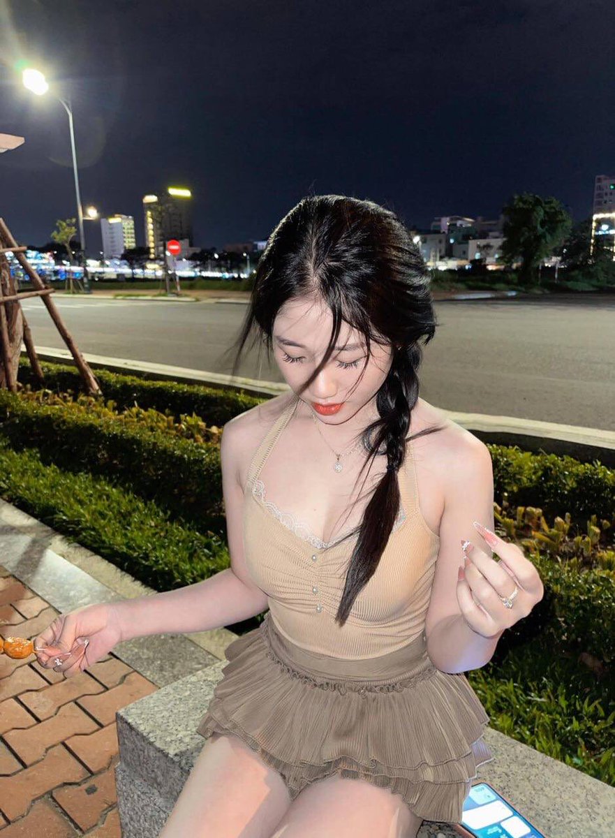 trandieuly_'s tweet photo. ❤️đi rồi nghe em rên rỉ nè 
      ❤️rồi mình call show nha anh https://t.co/s9xJEueVYR