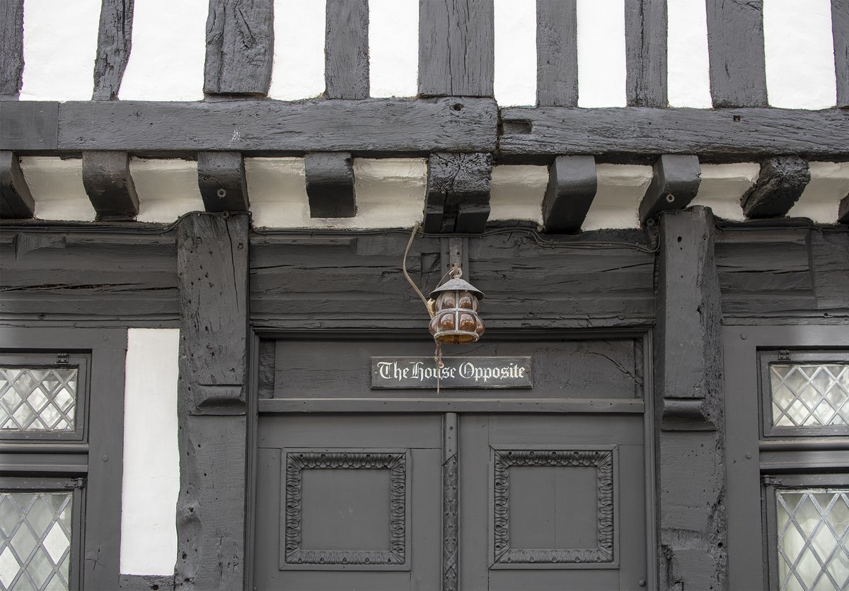 Creatieve straat gespot in Rye (Engeland). Het past mooi in de #Foto_Adventskalender met het thema #Letters van <a href="/josephiensierag/">J🍋sephien Sierag 🕊📚🌸🍣📷</a> #doors #deuren