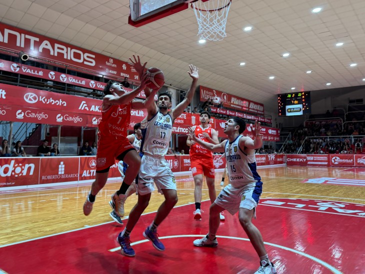 🦅 | 𝐕𝐔𝐄𝐋𝐓𝐀 𝐀𝐋 𝐓𝐑𝐈𝐔𝐍𝐅𝐎 𝐃𝐄 𝐒𝐀𝐍 𝐈𝐒𝐈𝐃𝐑𝐎

🏆 | <a href="/LigaARGbasquet/">La Liga Argentina</a>

✔️ <a href="/club_sanisidro/">San Isidro</a> (7-4) 79-63 (8-4) <a href="/centenariovt/">centenariofbccyd</a> ✖️

San Isidro bajó al líder y regresó al triunfo. <a href="/NBuchaillot/">Nahuel Bucha</a> lideró al Halcón con 24 pts.

📸 <a href="/club_sanisidro/">San Isidro</a>