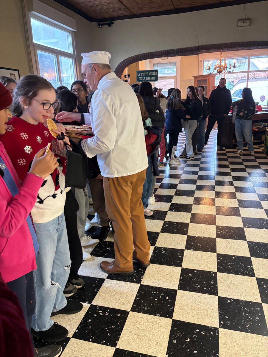 RMSLanguages's tweet image. It’s beginning to feel a lot like Christmas! 🎵🎄This group of 38 students from Years 8-13 and four teachers travelled to Lille on Saturday for the amazing Christmas market, with an authentic waffle-making experience en route! @RMSforGirls