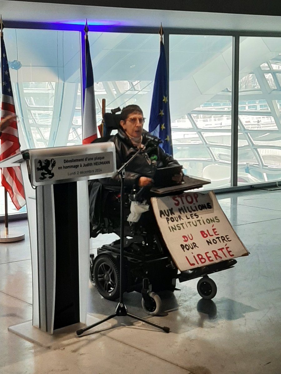 BosettiLaurent's tweet photo. 🇨🇵🇺🇲 Un honneur d'inaugurer le 1er espace public au monde au nom de Judith #Heumann ! 
♿ En présence des associations #antivalidistes, des vice-présidents citoyens de notre #CCA, de Rick Heumann (frère de Judith).
✊ La lutte pour l'#égalité des #droits continue.
#handicap #Lyon https://t.co/DWubH9Td6e