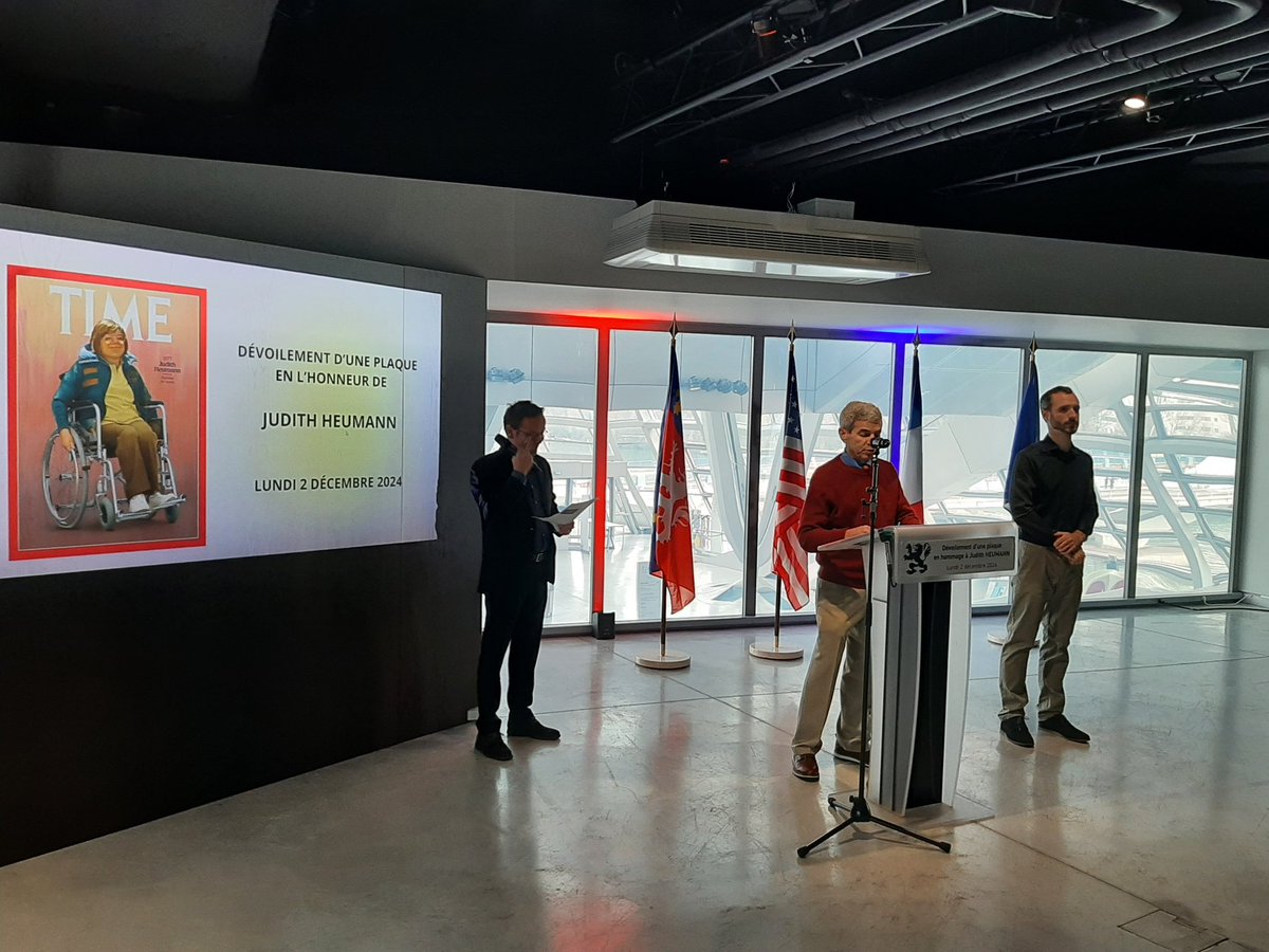 🇨🇵🇺🇲 Un honneur d'inaugurer le 1er espace public au monde au nom de Judith #Heumann ! 
♿ En présence des associations #antivalidistes, des vice-présidents citoyens de notre #CCA, de Rick Heumann (frère de Judith).
✊ La lutte pour l'#égalité des #droits continue.
#handicap #Lyon