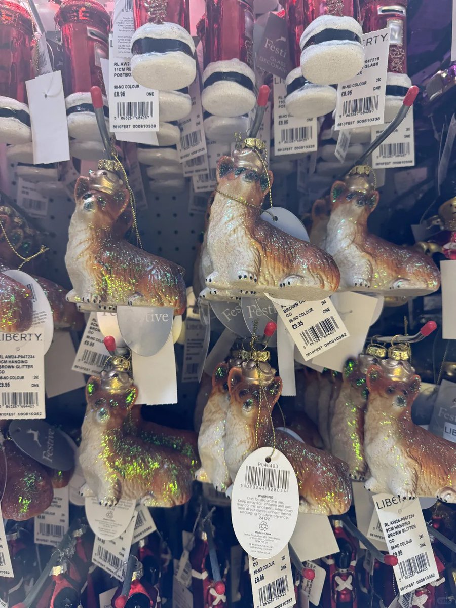 NameKenna1393's tweet photo. Today, when I went out with my mother, I saw a set of Christmas keys. I bought some as souvenirs for my friends. It's lovely.🐰🐹🐶 https://t.co/ugdjJx5ags