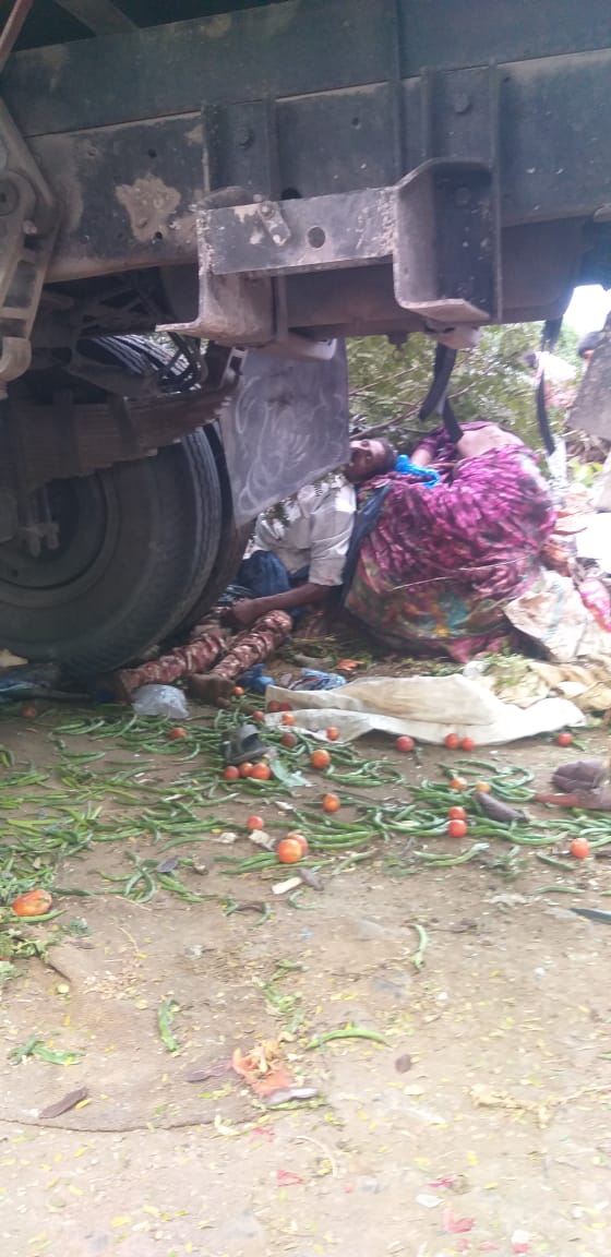 TheSouthfirst's tweet image. #Telangana: Multiple people died and many others were injured in #Rangareddy district&apos;s #Chevella Mandal, when a lorry rammed into vegetable vendors near Aloor.