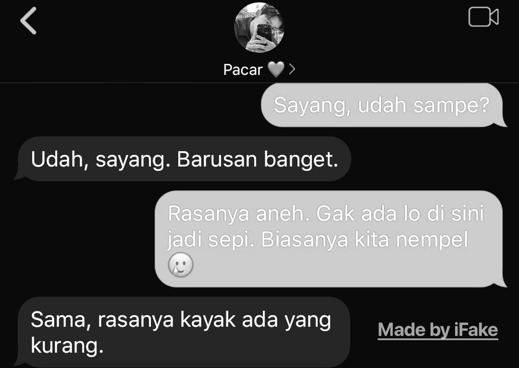 ppnarrative's tweet photo. #PondPhuwin 
Social Media AU
[ + pvt 🔞 naration ]

— Gamau LDR  —

Di gang kecil yang meriuh saat malam, Phuw*n masih menyibukkan diri dengan kertasnya—sebab ia benci LDR. Saat P*nd muncul di ambang pintu, Phuw*n segera menghapus jarak yang jadi penghalang. https://t.co/fhuR8u8vzq