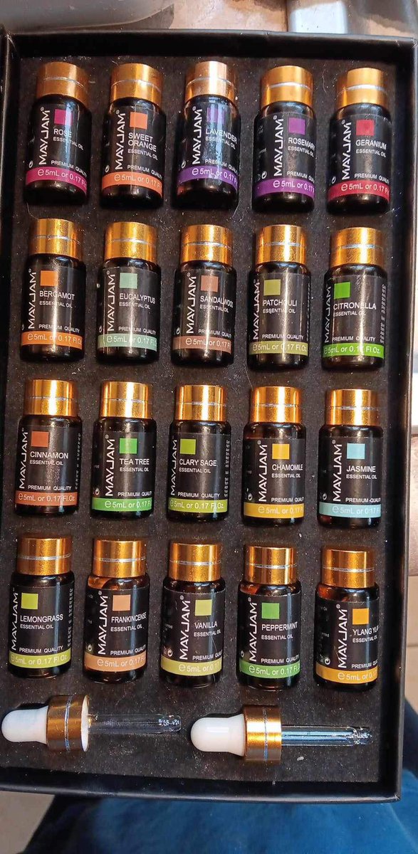 HomeMade3002's tweet photo. Available colors an scents 

No refunds this a small business!

#candles #canldesofinstagram #handpouredcandles #gardening #seedsancandle #cozyhome #usacandlesarethebest #womanownedbusiness #smallbusiness #followforfollowback https://t.co/2k3OXzTTZS