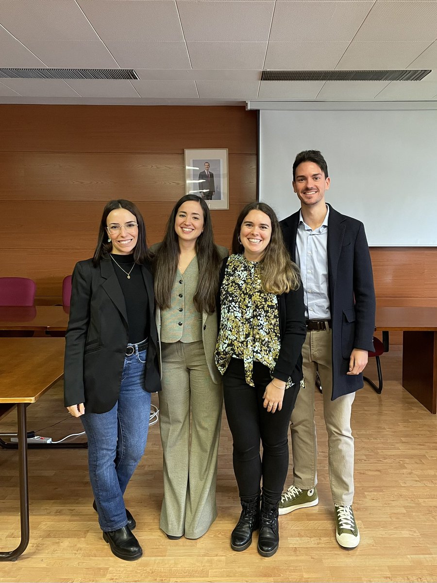 ¡Enhorabuena, Dra. <a href="/mar_capilla/">Mar</a>! 

Te mereces haber acabado así de bien esta etapa. Estoy muy orgulloso de ti, chavala. 🩵